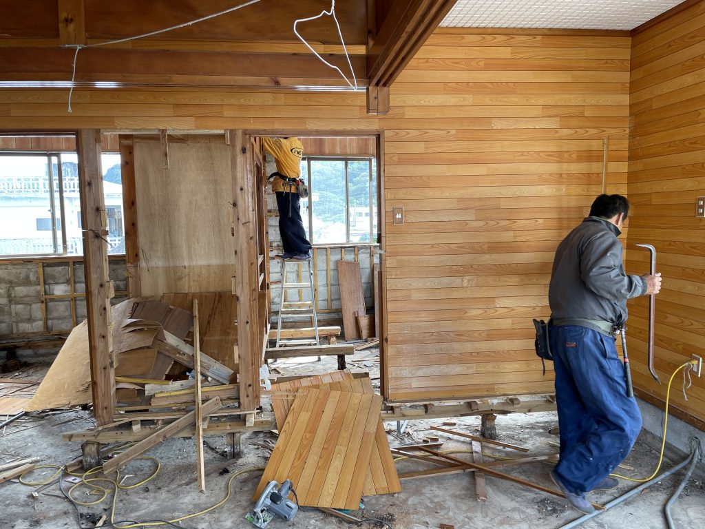リフォーム 内部解体工事1日目 進捗状況