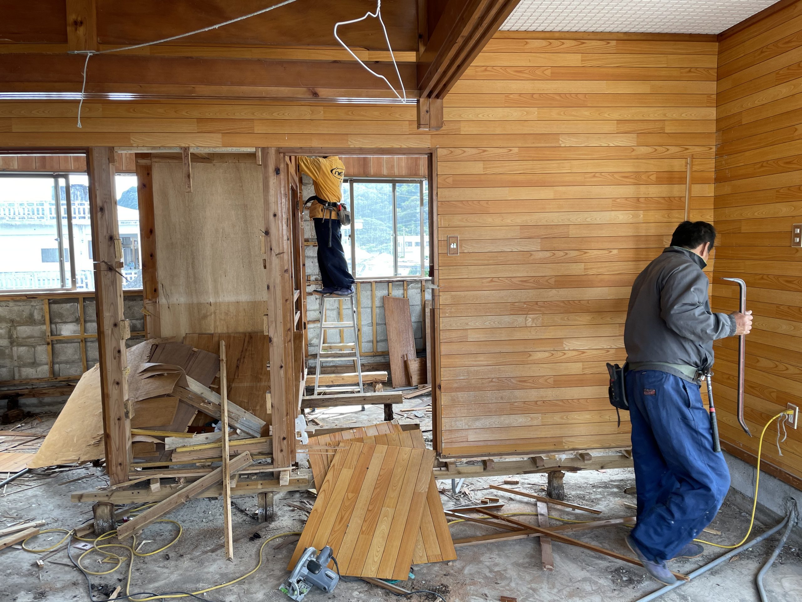 リフォーム 内部解体工事1日目 進捗状況