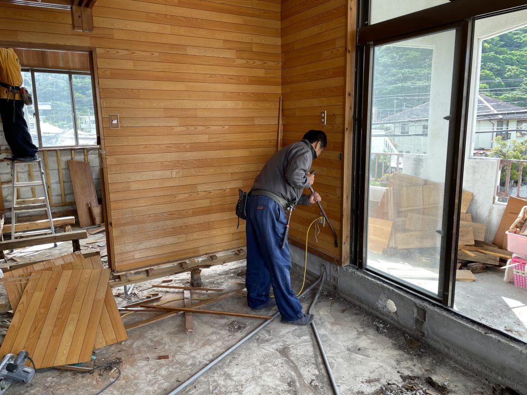 リフォーム 内部解体工事1日目 進捗状況