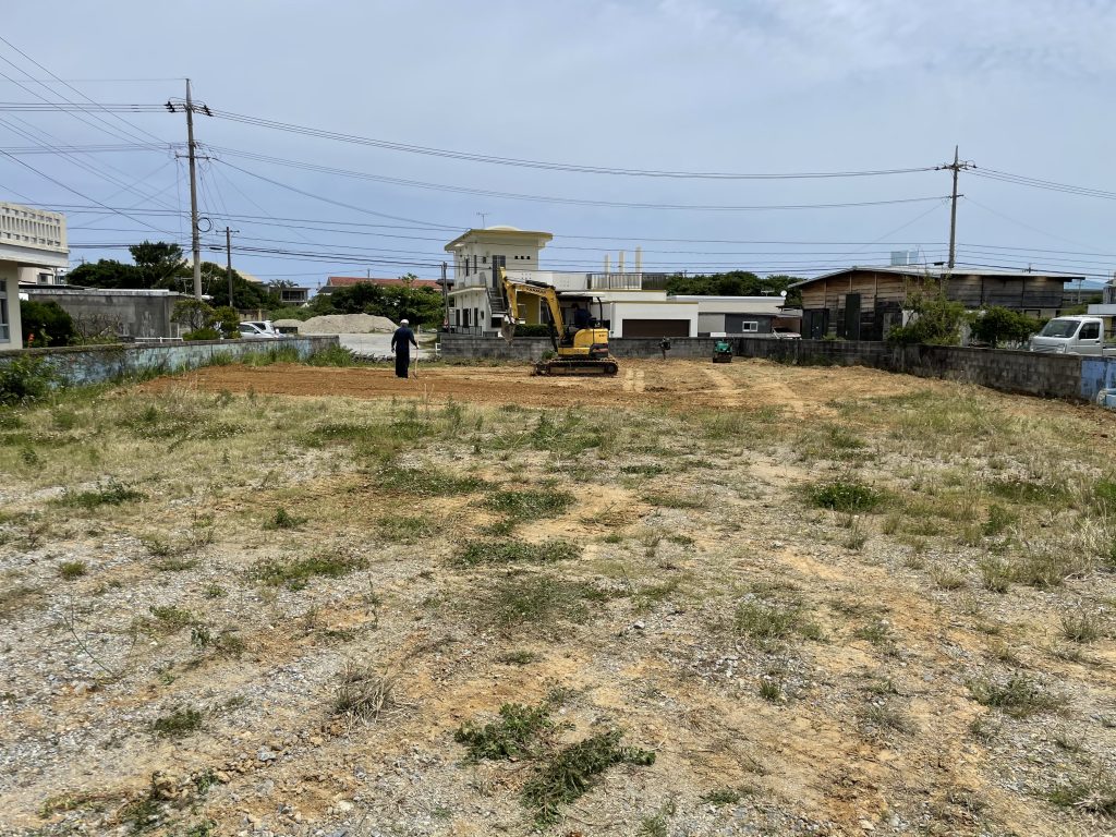 10tダンプ8台分の土が入れて造成工事を行いました。